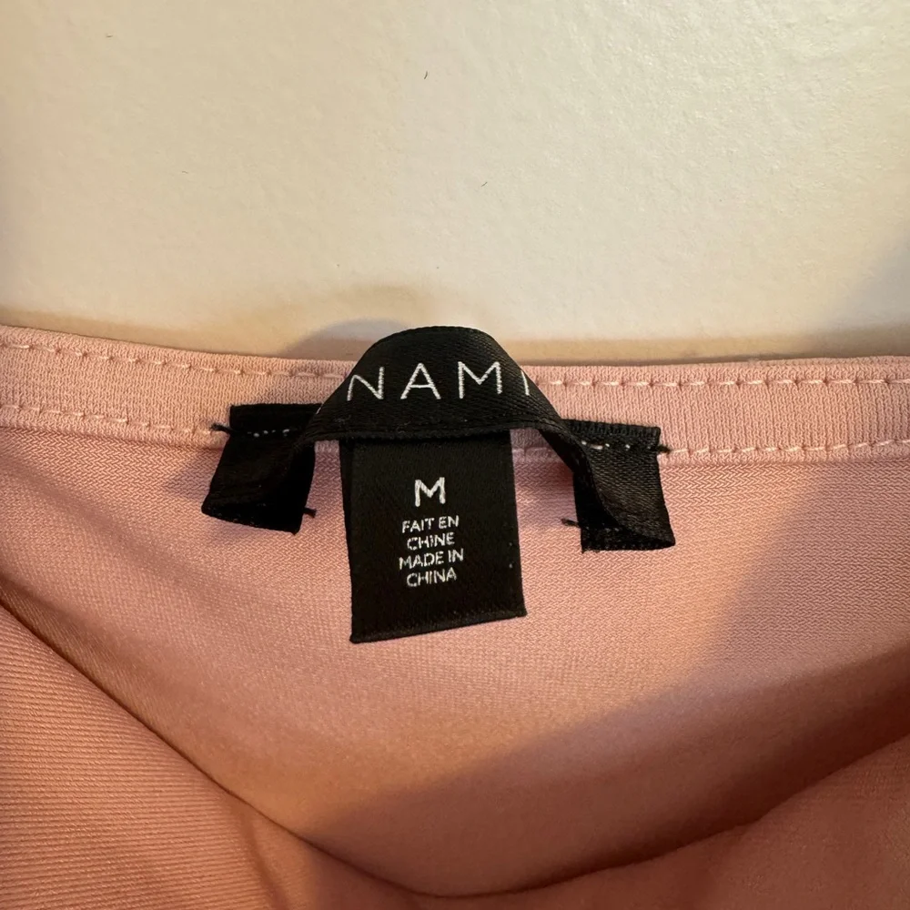 ⭐️3 / $15⭐️ NWOT Dynamite Pink cami top - Picture 2 of 4